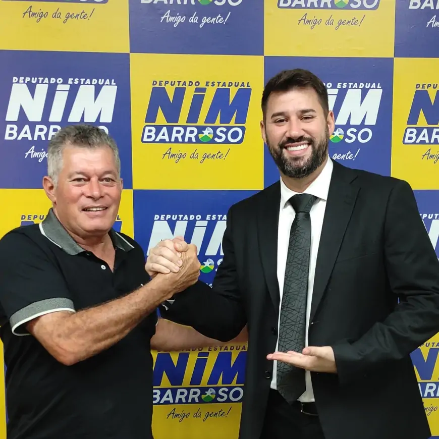 Deputado Nim Barroso recebe visita do ex-deputado Edson Martins em seu gabinete na Assembleia Legislativa