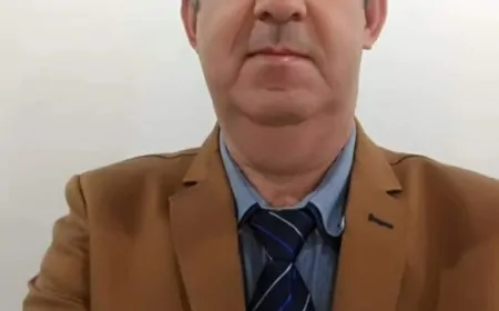 Levi é encontrado morto em sua casa - morte aparentemente natural é registrada