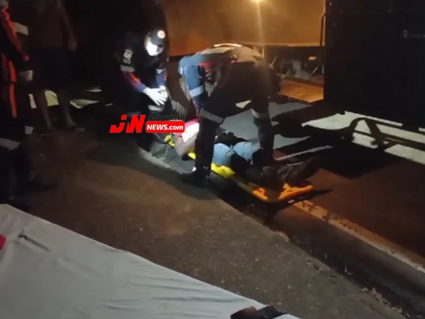 Homem é Socorrido pelo SAMU em Situação de Perigo com Carreta Estacionada