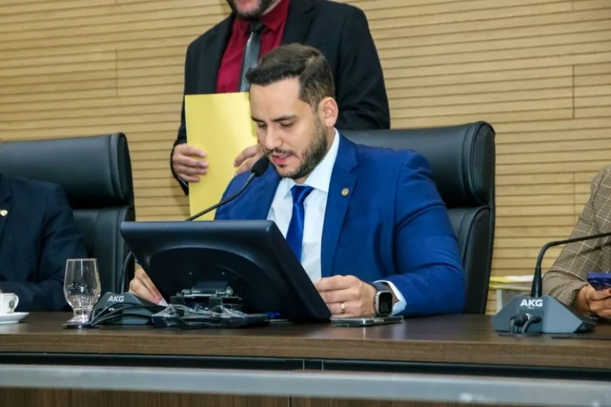Deputado Affonso Cândido propõe horário cívico nas escolas de Rondônia