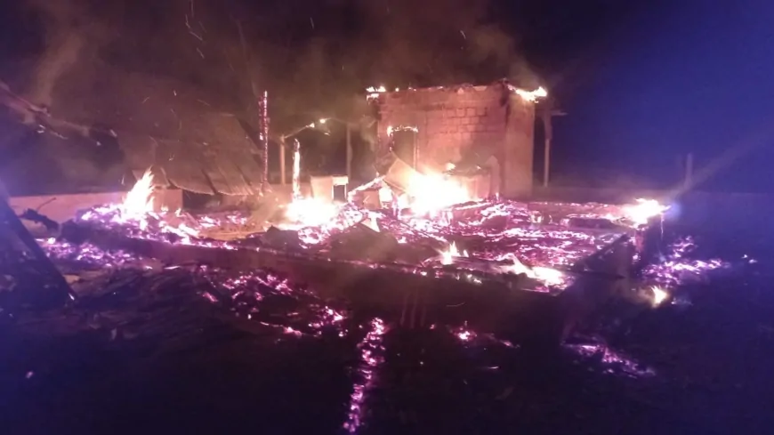 Tragédia em Ji-Paraná: Casa é Destruída por Raio Durante Tempestade