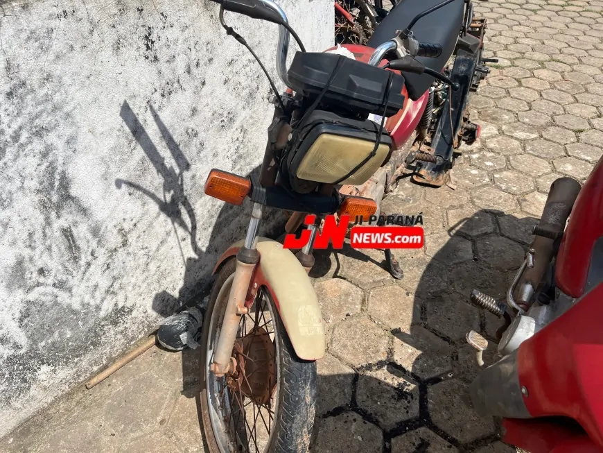 Homem Invade Residência e Abandona Motocicleta Furtada no Dom Bosco