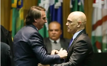 Bolsonaro protocola novo pedido de impedimento de Moraes