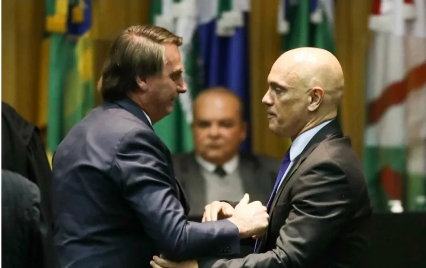 Bolsonaro protocola novo pedido de impedimento de Moraes