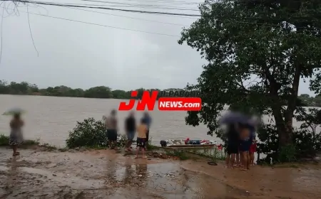 Moradora engata ré por engano e cai com carro no rio Machado