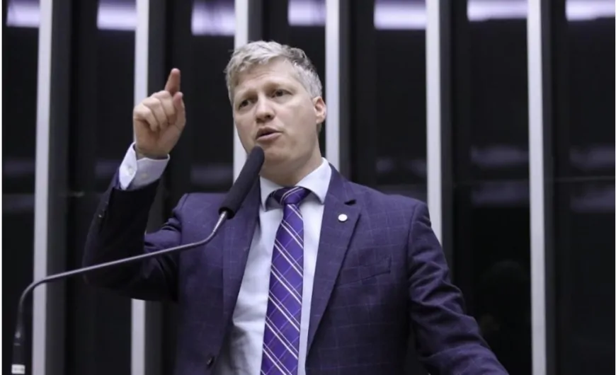 Van Hattem sobre eleição na Câmara: “Impeachment de Lula é a 1ª pauta”
