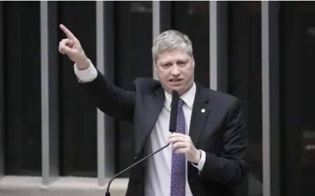 Van Hattem diz que STF é uma Organização Mafiosa" e Moraes é “covarde”