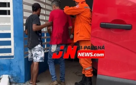 Homem é esfaqueado em bar e polícia investiga motivação do crime