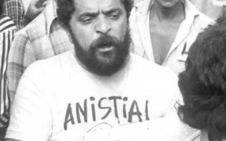 Lula é anistiado e recebe aposentadoria especial