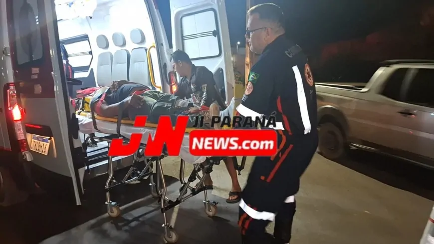 Manobra mal calculada termina em colisão entre motos em Ji-Paraná