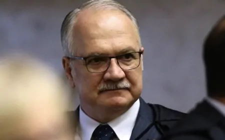 Liberdade sob risco? Ministro Fachin exige do Congresso urgência em 'regular' redes sociais