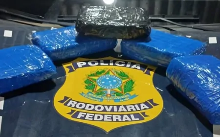 PRF apreende droga em ônibus de viagem interestadual