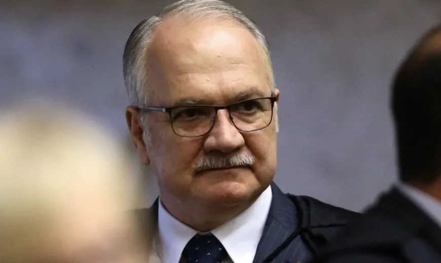 Liberdade sob risco? Ministro Fachin exige do Congresso urgência em 'regular' redes sociais