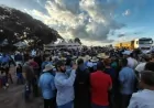 Protesto de produtores: BR-364 continua totalmente fechada na entrada de Cujubim