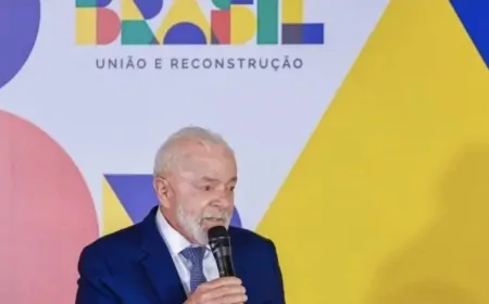 Governo Lula não tem dinheiro para comprar livros para escolas públicas