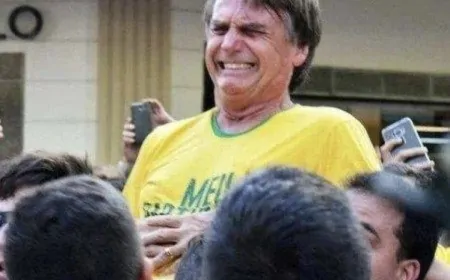 Bolsonaro é internado novamente
