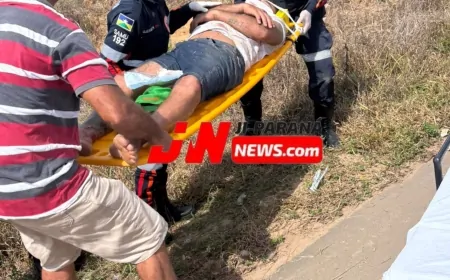 Condutor é socorrido após perder controle de motocicleta