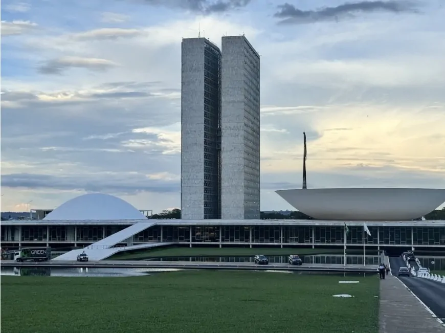 Bastidores de Brasília: Fernando Máximo pode ser o 'plano B' de Marcos Rogério e Podemos quer lançar Camargo ao Senado