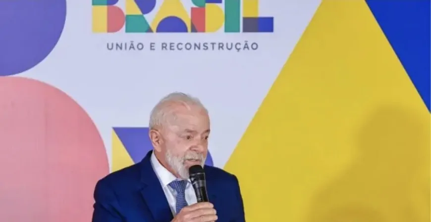 Governo Lula não tem dinheiro para comprar livros para escolas públicas