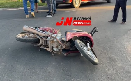 Acidente entre moto e táxi alerta para riscos em cruzamentos movimentados