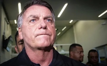 PF faz buscas na casa de Bolsonaro e em seu escritório no PL