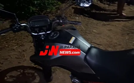 Mulher cai de moto e é socorrida com agilidade pelo SAMU em Ji-Paraná