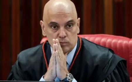 Moraes Recua e diz que Jair Bolsonaro pode dar entrevistas e fazer discursos