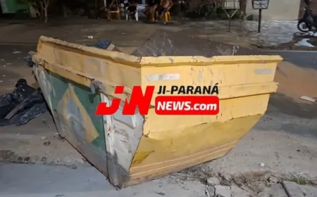 Corolla bate em caçamba de entulho em Ji-Paraná e assusta ocupantes