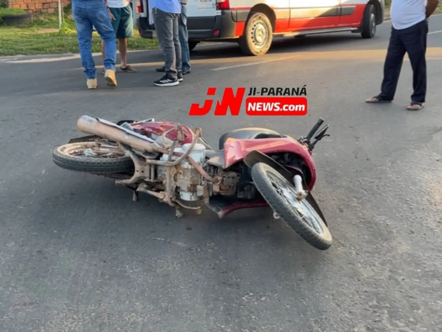 Acidente entre moto e táxi alerta para riscos em cruzamentos movimentados