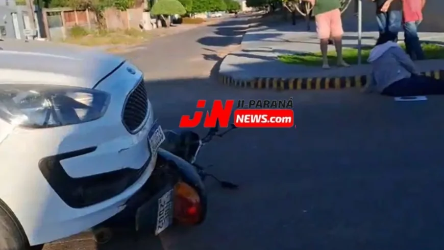 Mulher é arremessada após colisão entre carro e moto em Ji-Paraná