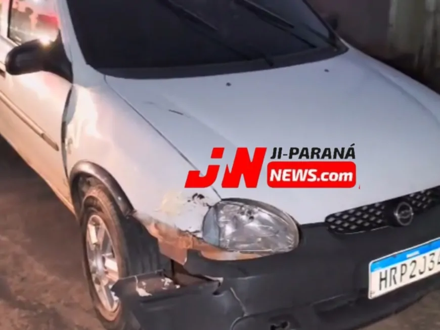 Mulher fica ferida após colisão entre carro e moto na Avenida Aracaju, em Ji-Paraná