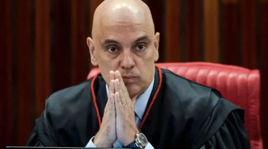 Moraes Recua e diz que Jair Bolsonaro pode dar entrevistas e fazer discursos