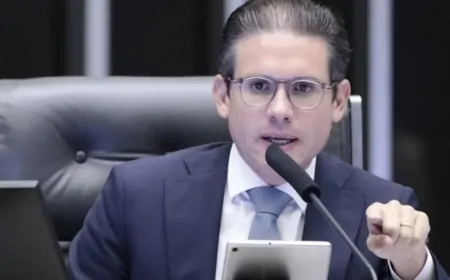 Hugo Motta na Mira da Lei Magnitsky por Descumprir Promessas sobre Anistia e Foro Privilegiado