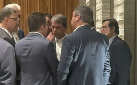 Centrão Defende Enterrar Anistia em Jantar que tenta Consagrar Tarcísio como Estrela da Direita