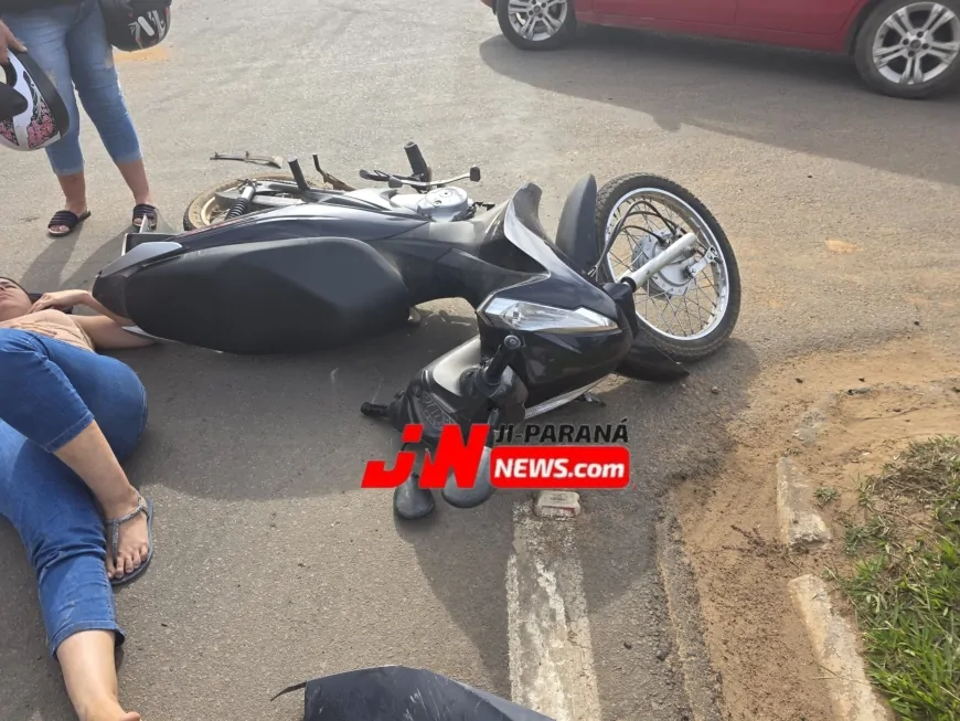 Avanço de preferencial provoca acidente e deixa motociclista ferida em Ji-Paraná
