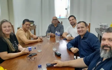 Mirante da Serra- Prefeito Neno Andrade recebe visita de autoridades em seu gabinete
