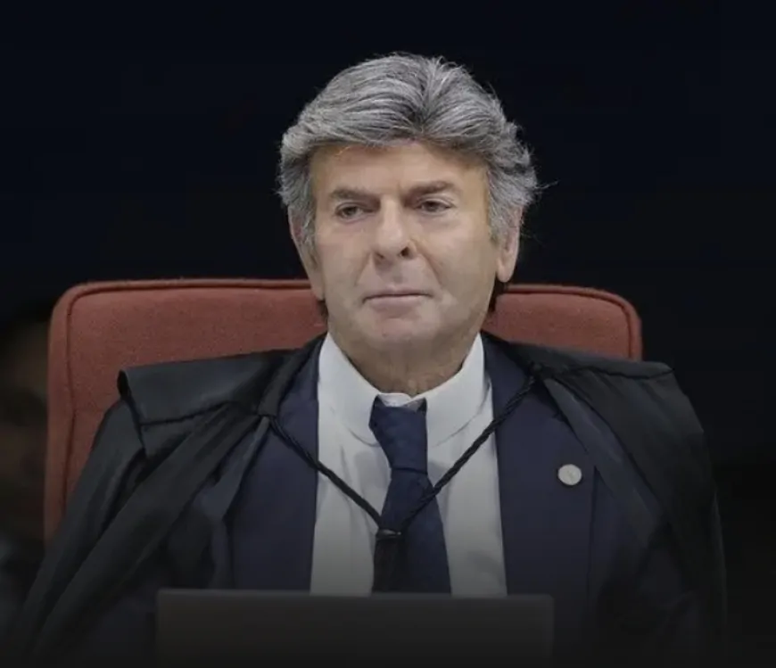 Fux vota pela incompetência do STF para julgar núcleo crucial