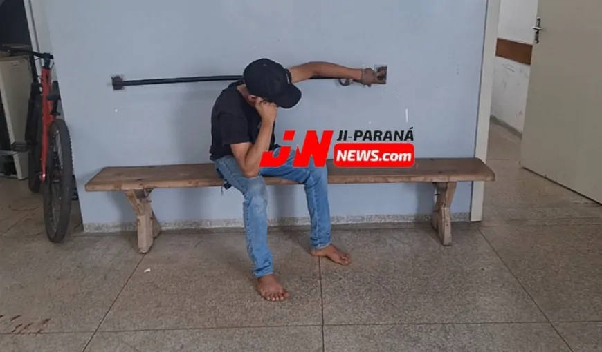 Suspeito usa carro para arrebentar muro, fere sogra e é capturado pela PM