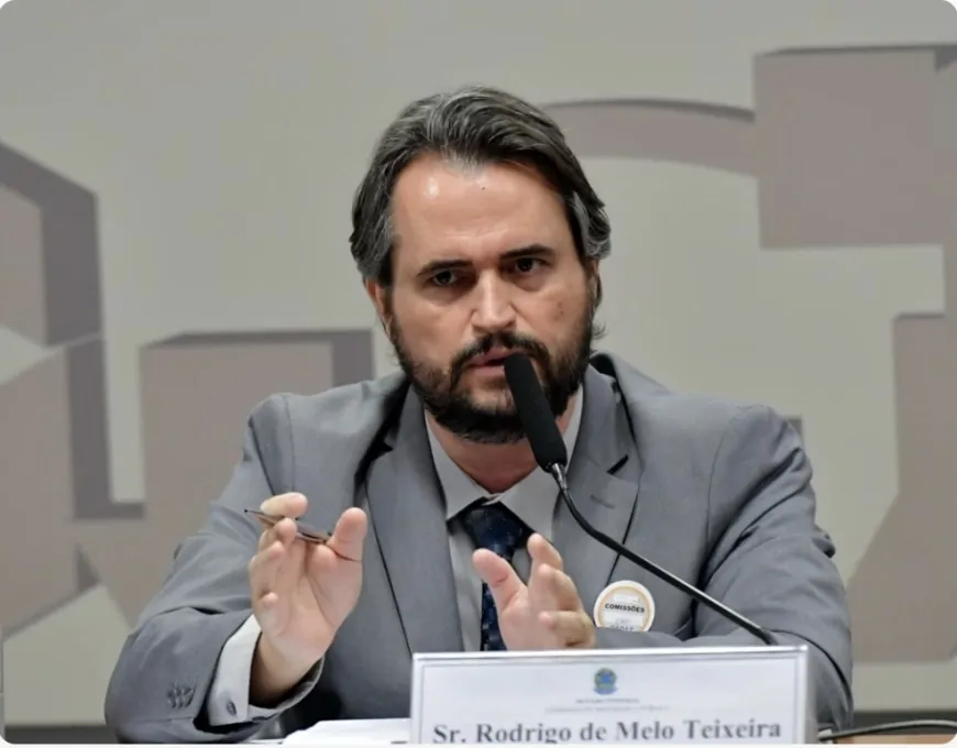 Delegado que investigou facada em Bolsonaro é preso por corrupção