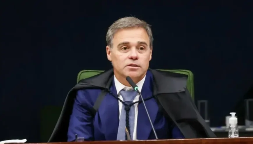 Mendonça bloqueia R$ 390 milhões de sindicato ligado ao irmão de Lula