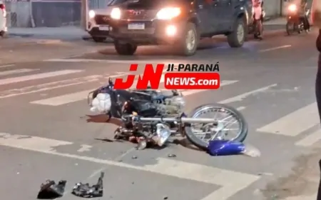 Motociclista é socorrido após acidente em cruzamento movimentado de Ji-Paraná