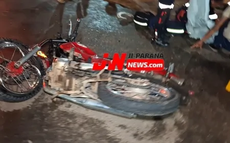 Motociclista fica gravemente ferido após colisão em cruzamento movimentado