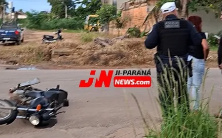 Acidente entre motocicleta e automóvel deixa uma pessoa ferida em Ji-Paraná