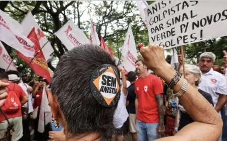 Pessoas que se sentem feias tendem a apoiar mais a esquerda, diz estudo