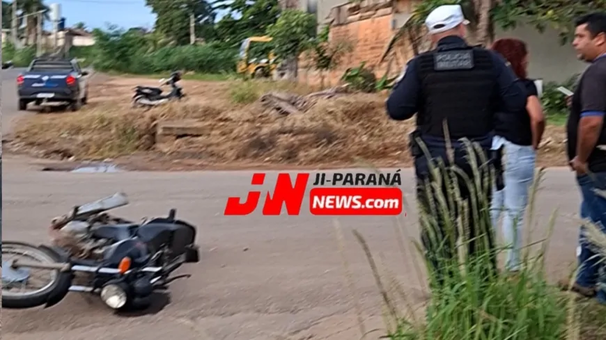 Acidente entre motocicleta e automóvel deixa uma pessoa ferida em Ji-Paraná