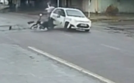Colisão violentíssima provoca pânico e deixa motociclista gravemente ferido