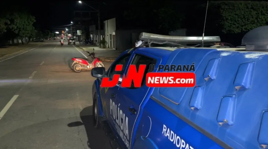 Acidente em cruzamento deixa motociclista ferido na noite de quinta-feira