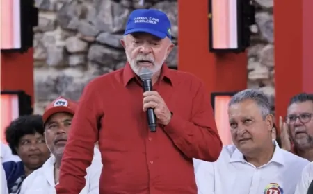 Lula cobra militância petista a ir “atrás dos evangélicos” e deputado responde: "evangélico não é trouxa da esquerda"