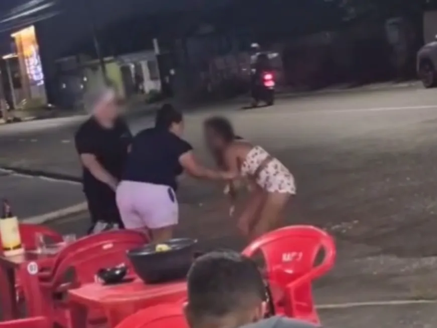 Mulher é conduzida à UNISP após tumulto e ofensas raciais em estabelecimento comercial