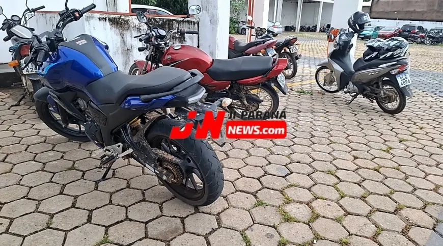 Adolescente empinando moto coloca moradores em risco e acaba apreendido pela PM